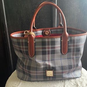 Dooney&Bourke blue tartan purse
